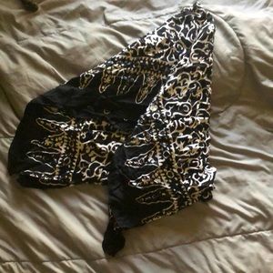 Black and white sarong wrap